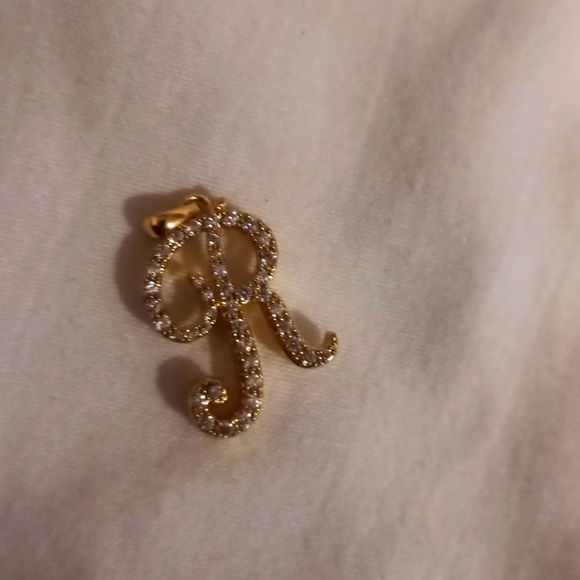 Woman's assorted Pendants - Picture 3 of 5